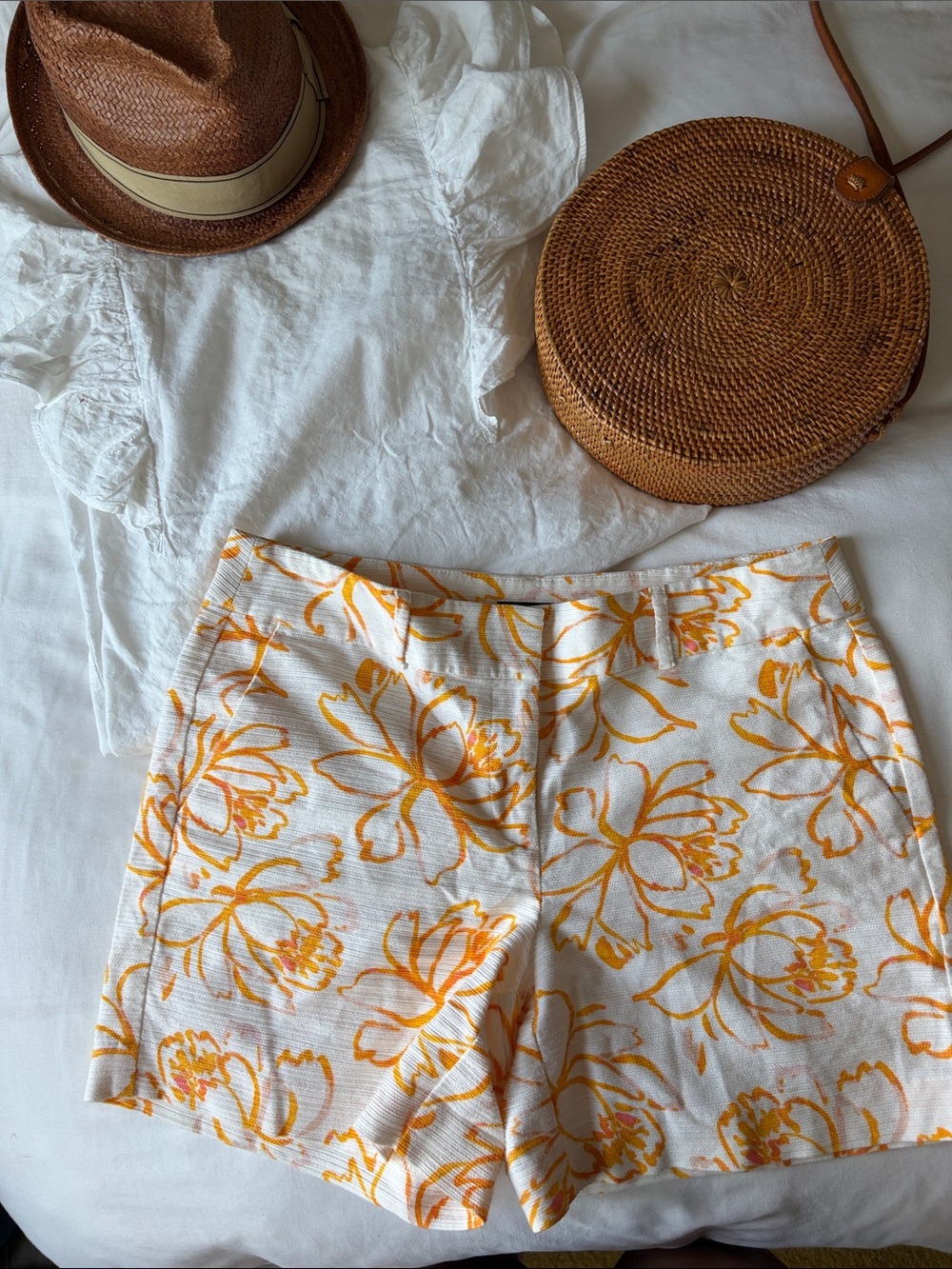 EUC Ann Taylor shorts w/Pockets women’s sz 4